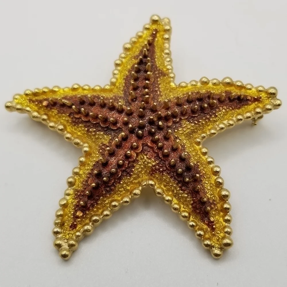 Trifari Enamel Starfish Brooch Pin Vintage Gold Tone Nautical Ocean Beach Animal